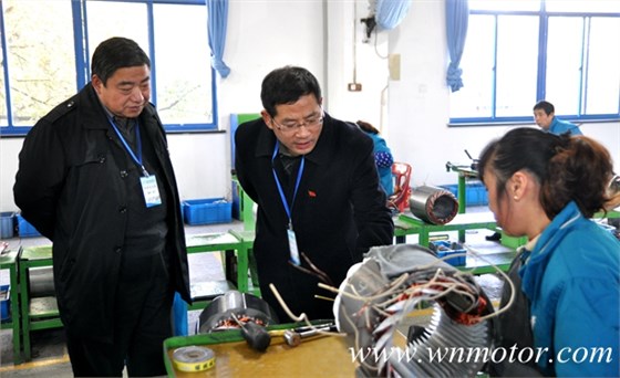 皖南电机:专家组成员在生产现场查看 皖南电机:专家组成员在生产现场查看