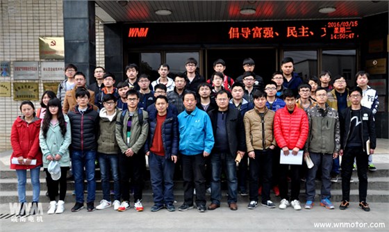 安工大在公司作毕业设计,在皖南电机合影留念 安工大在公司作毕业设计,在皖南电机合影留念