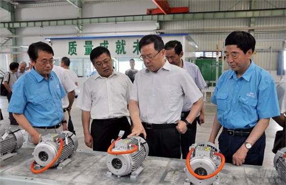 安徽省经信委主任牛弩韬到皖南电机调研 安徽省经信委主任牛弩韬到皖南电机调研