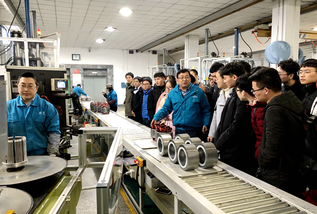 安工程师生来皖南电机参观学习 安工程师生来皖南电机参观学习